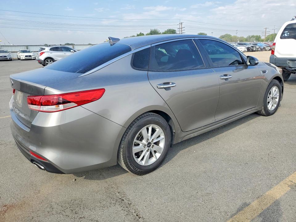 Photo 3 from auction – 2018 KIA OPTIMA with VIN 5XXGT4L35JG191062