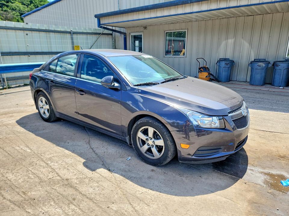 Photo 4 from auction – 2014 CHEVROLET CRUZE with VIN 1G1PC5SBXE7477155