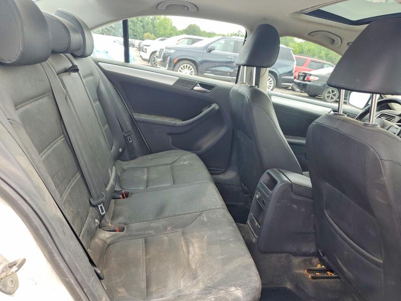 Photo 10 from auction – 2011 VOLKSWAGEN JETTA with VIN 3VW3L7AJXBM047490