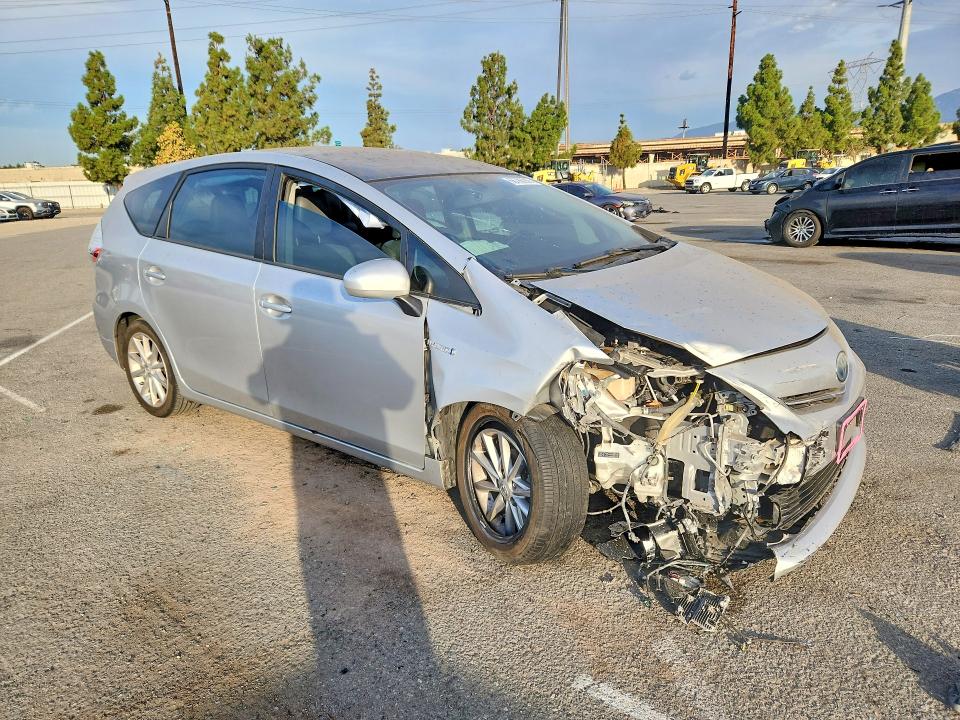Foto 4 de la subasta – 2014 TOYOTA PRIUS V con VIN JTDZN3EU5E3314948