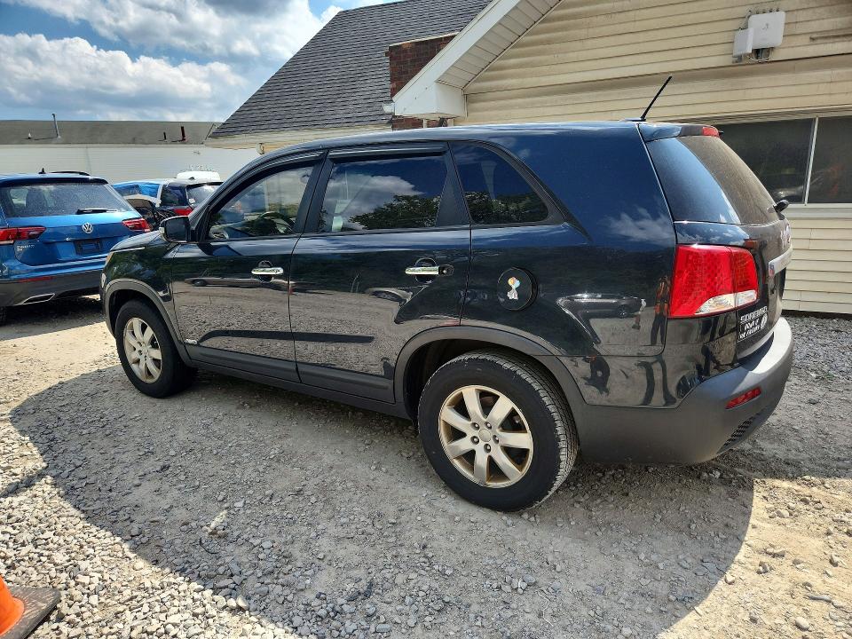 Photo 2 from auction – 2013 KIA SORENTO with VIN 5XYKTDA69DG402254