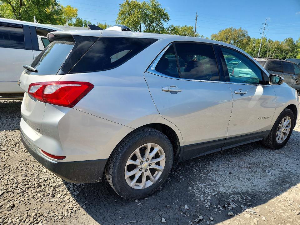 Photo 3 from auction – 2018 CHEVROLET EQUINOX with VIN 3GNAXJEV6JS505195