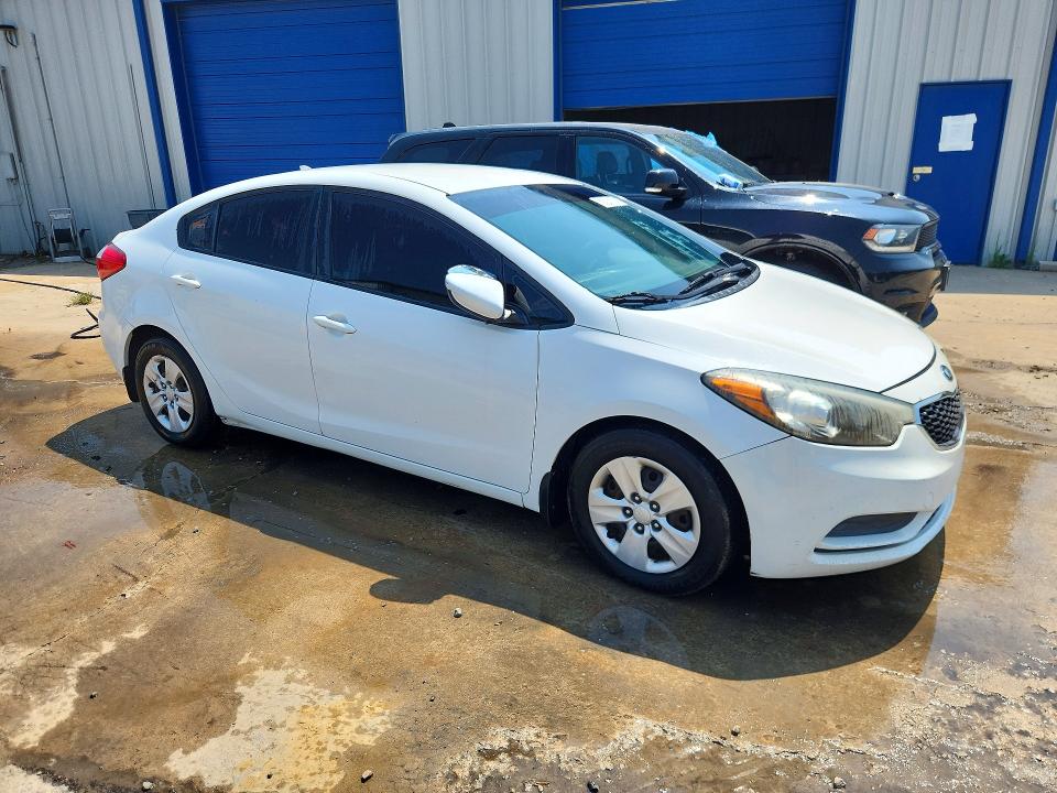 Photo 4 from auction – 2016 KIA FORTE with VIN KNAFK4A60G5460820