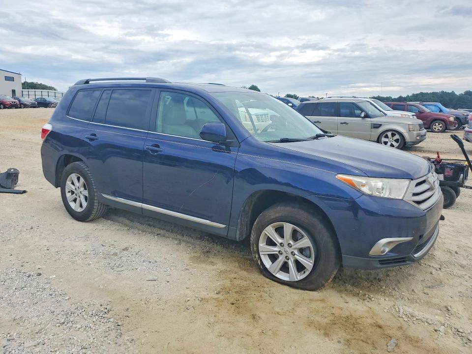 Photo 4 from auction – 2012 TOYOTA HIGHLANDER with VIN 5TDZK3EHXCS081852