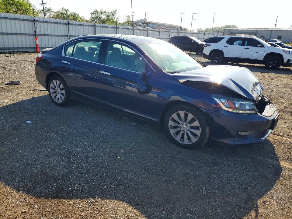 Photo 4 from auction – 2015 HONDA ACCORD with VIN 1HGCR3F82FA032387