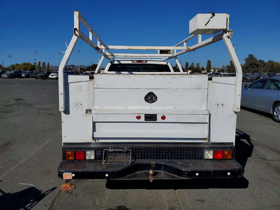 Photo 6 from auction – 2003 CHEVROLET SILVERADO with VIN 1GBHC29U33E307511