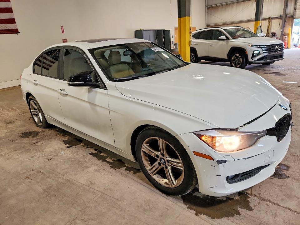 Photo 4 from auction – 2013 BMW 320 with VIN WBA3C3C59DF981653