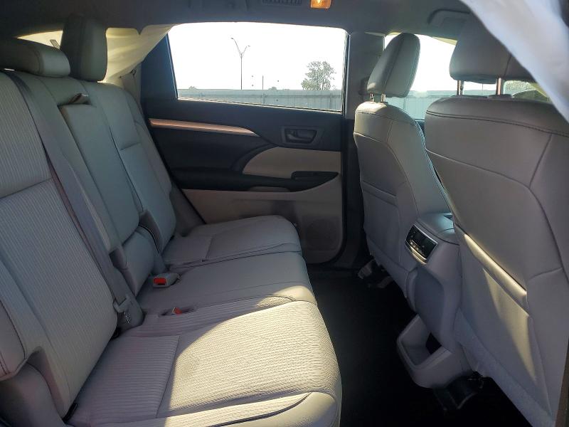 Photo 11 from auction – 2017 TOYOTA HIGHLANDER with VIN 5TDZZRFH1HS230993
