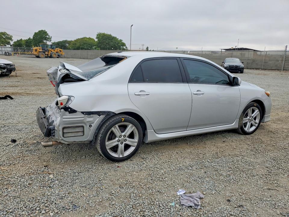 Photo 3 from auction – 2013 TOYOTA COROLLA with VIN 2T1BU4EE3DC993840