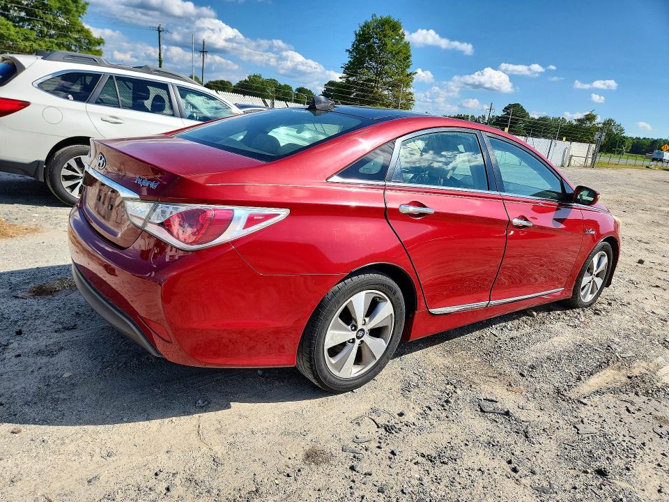 Photo 3 from auction – 2012 HYUNDAI SONATA with VIN KMHEC4A4XCA019641