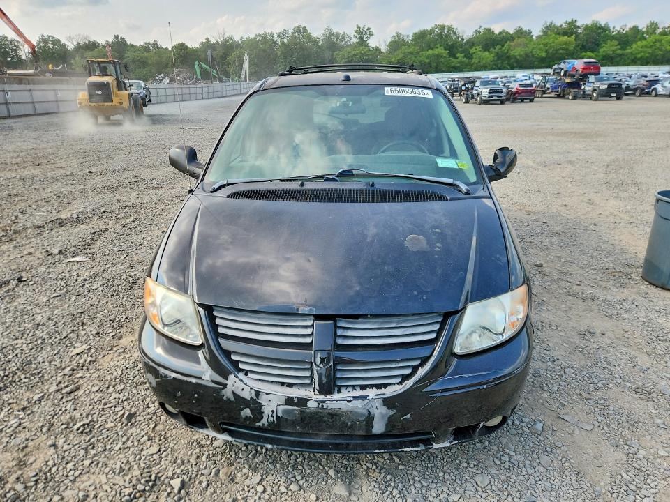 Photo 5 from auction – 2005 DODGE GRAND CARAVAN with VIN 2D8GP44L65R443466