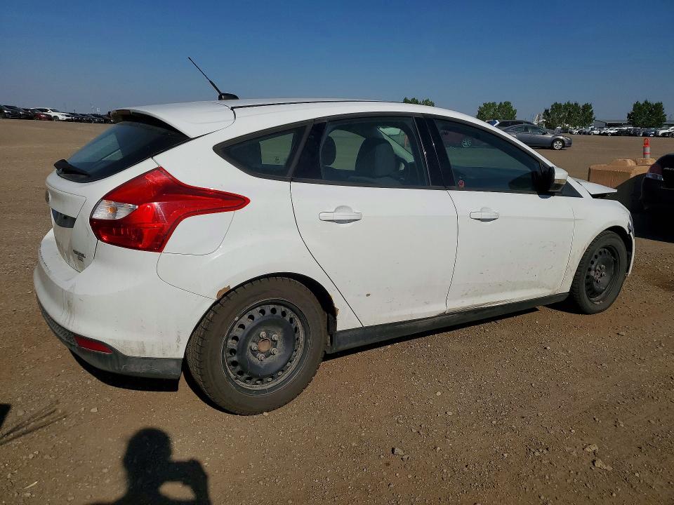 Photo 3 from auction – 2014 FORD FOCUS with VIN 1FADP3K2XEL226216