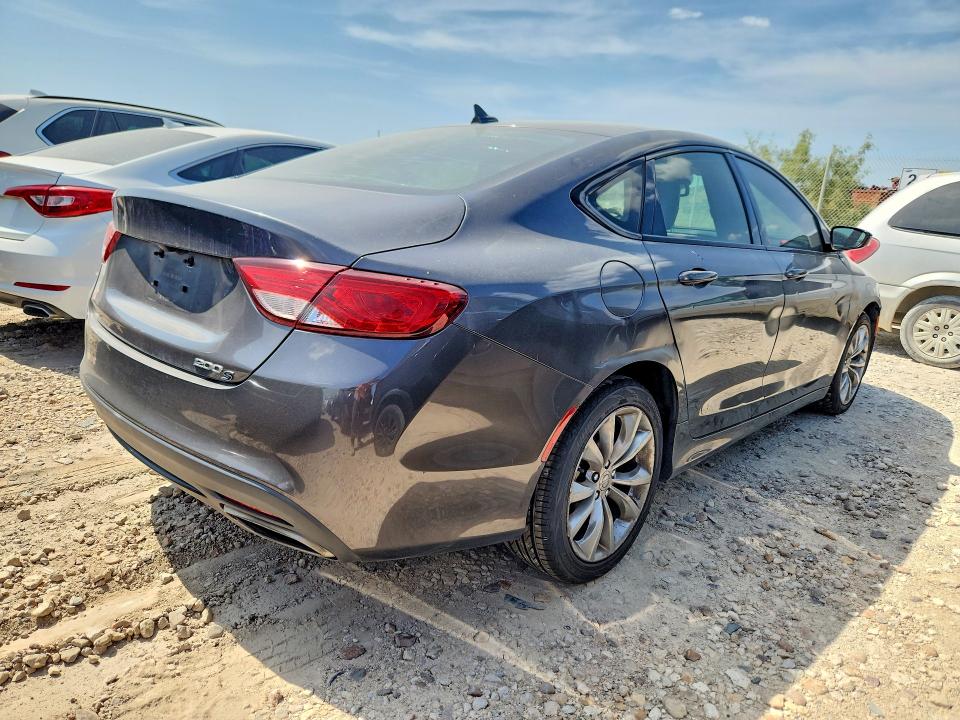 Photo 3 from auction – 2016 CHRYSLER 200 with VIN 1C3CCCBB2GN112661
