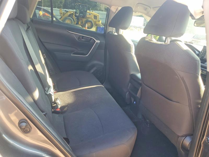 Photo 11 from auction – 2021 TOYOTA RAV4 with VIN 2T3H1RFV5MC141687