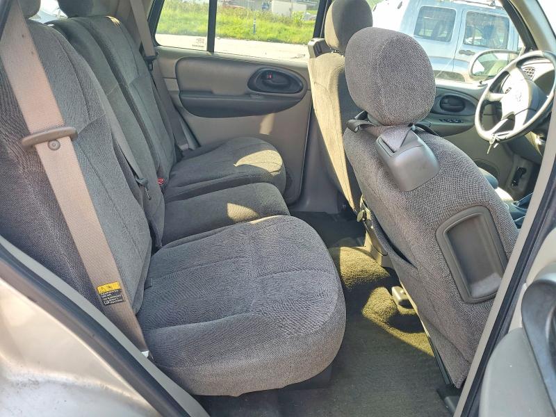 Photo 11 from auction – 2004 CHEVROLET TRAILBLAZER with VIN 1GNDT13S642146061