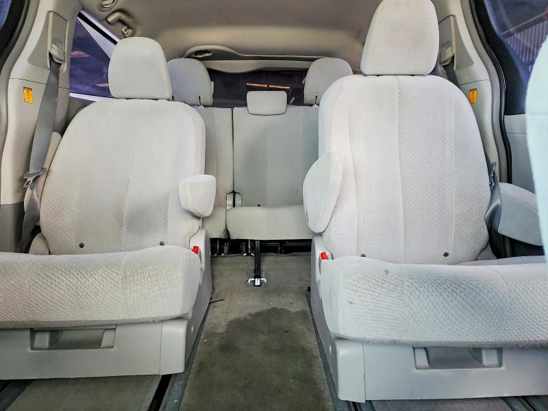 Photo 10 from auction – 2012 TOYOTA SIENNA with VIN 5TDKA3DC1CS015877