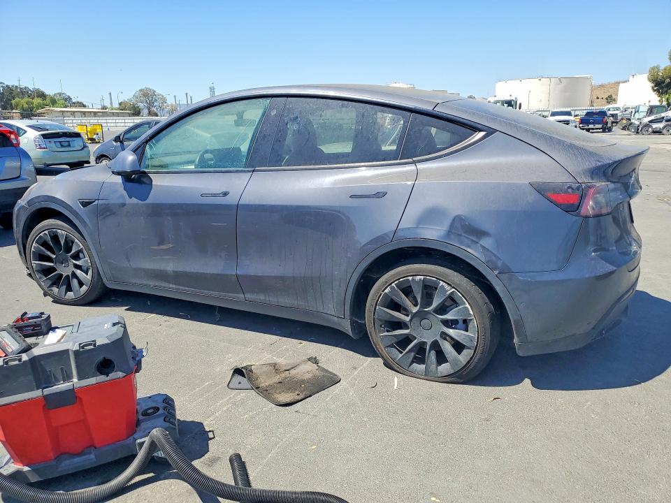 Photo 2 from auction – 2021 TESLA MODEL Y with VIN 5YJYGDEE6MF216355