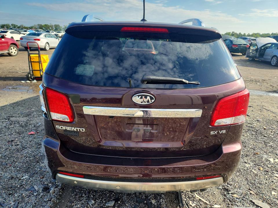 Photo 6 from auction – 2011 KIA SORENTO with VIN 5XYKWDA23BG175855