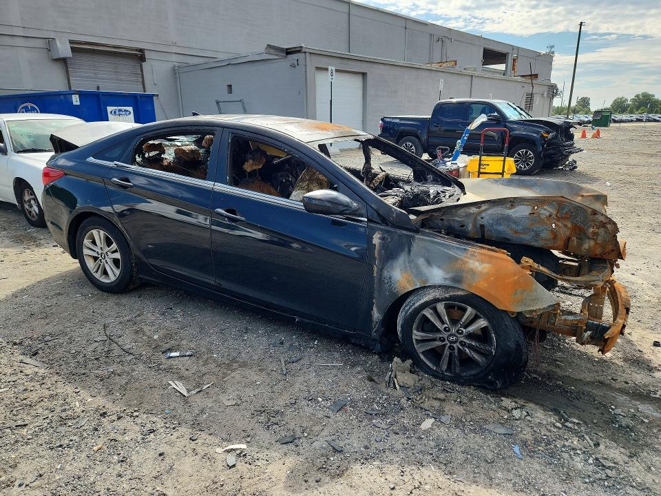 Photo 4 from auction – 2013 HYUNDAI SONATA with VIN 5NPEB4AC8DH696647