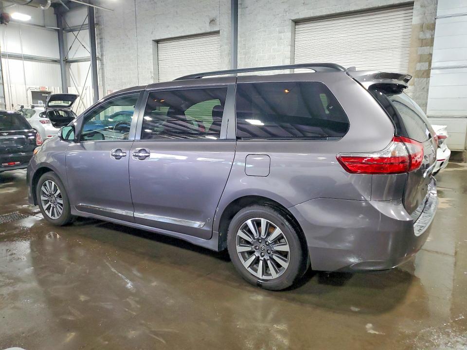 Photo 2 from auction – 2020 TOYOTA SIENNA with VIN 5TDDZ3DC3LS248693