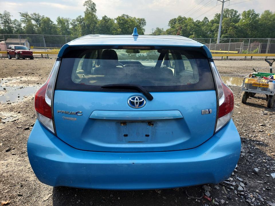 Photo 6 from auction – 2018 TOYOTA PRIUS C with VIN JTDKDTB34G1137761