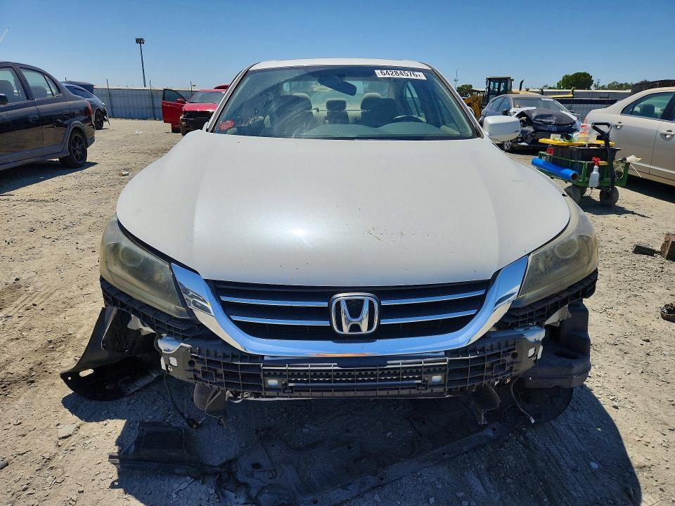 Photo 5 from auction – 2015 HONDA ACCORD with VIN 1HGCR2F70FA027156