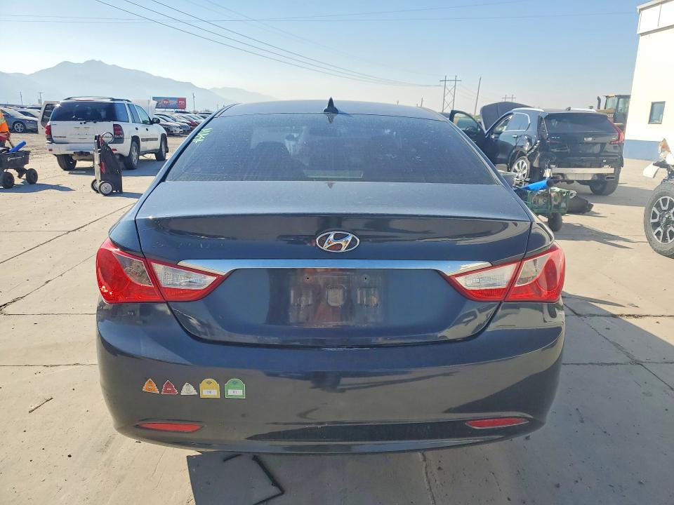 Photo 6 from auction – 2011 HYUNDAI SONATA with VIN 5NPEB4AC2BH202540