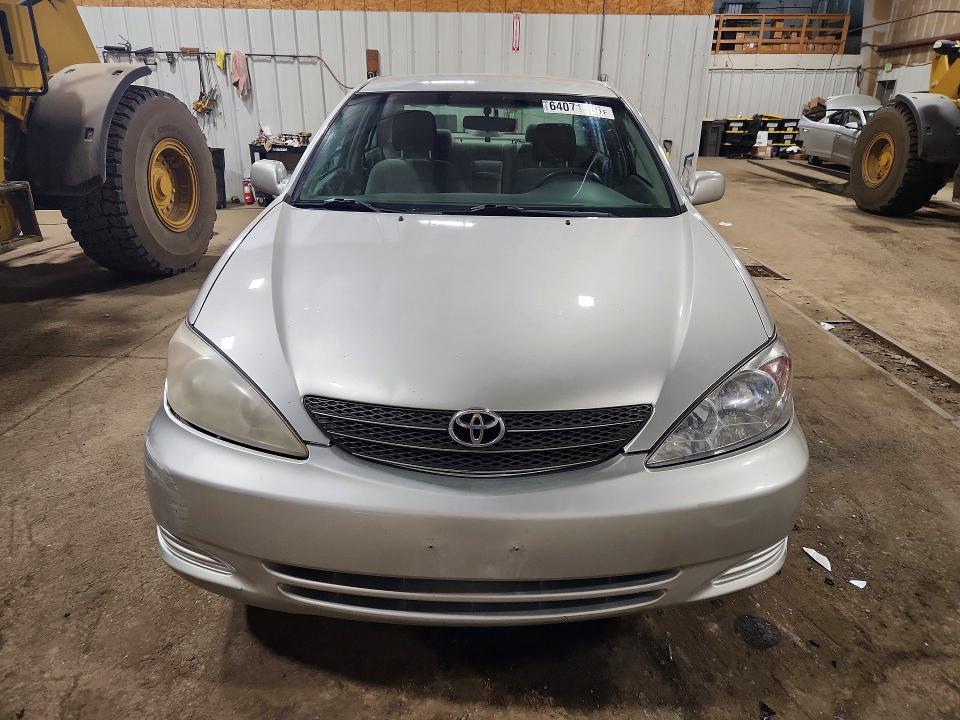 Photo 5 from auction – 2002 TOYOTA CAMRY with VIN 4T1BE32K52U042424