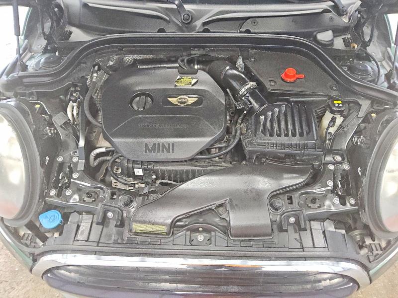 Фото 11 с аукциона – 2015 MINI COOPER с VIN WMWXS5C53FT829646