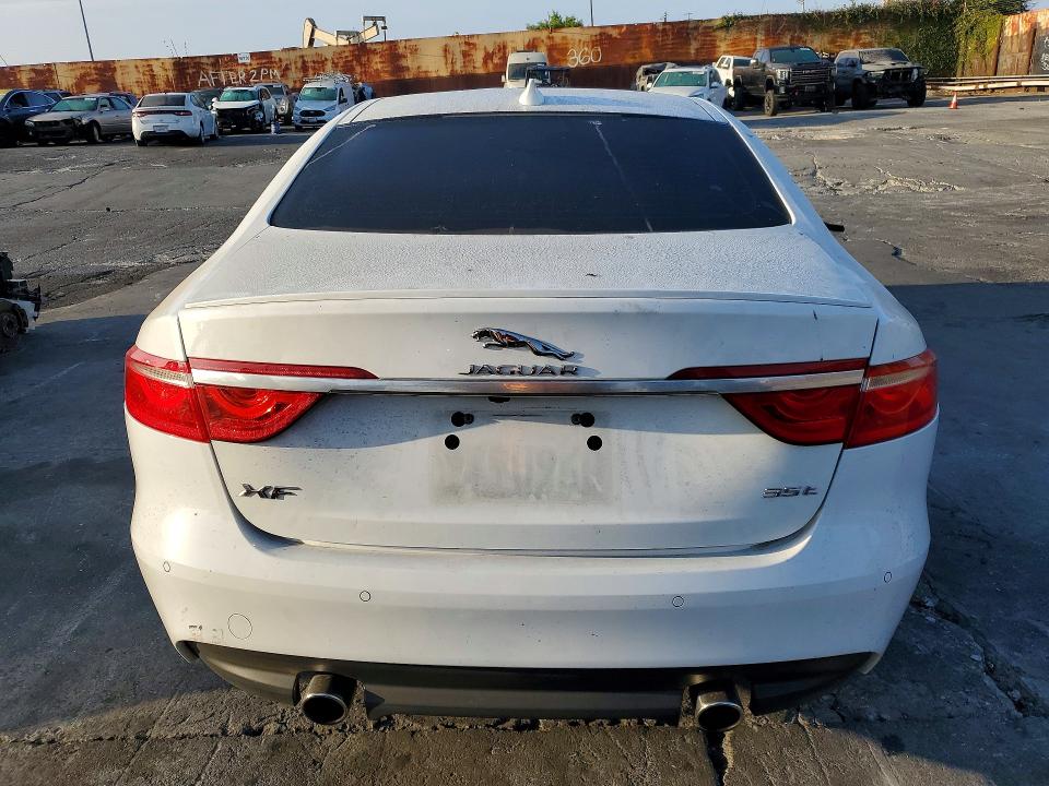 Photo 6 from auction – 2016 JAGUAR XF with VIN SAJBF4BV8GCY10171