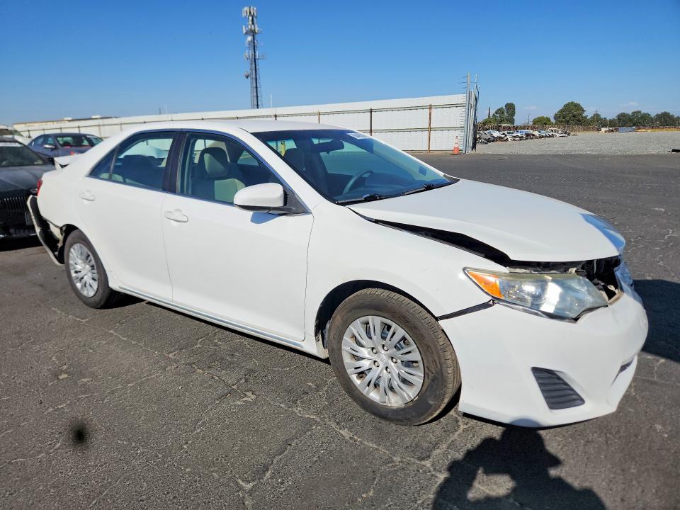 Photo 4 from auction – 2014 TOYOTA CAMRY with VIN 4T4BF1FK7ER438229
