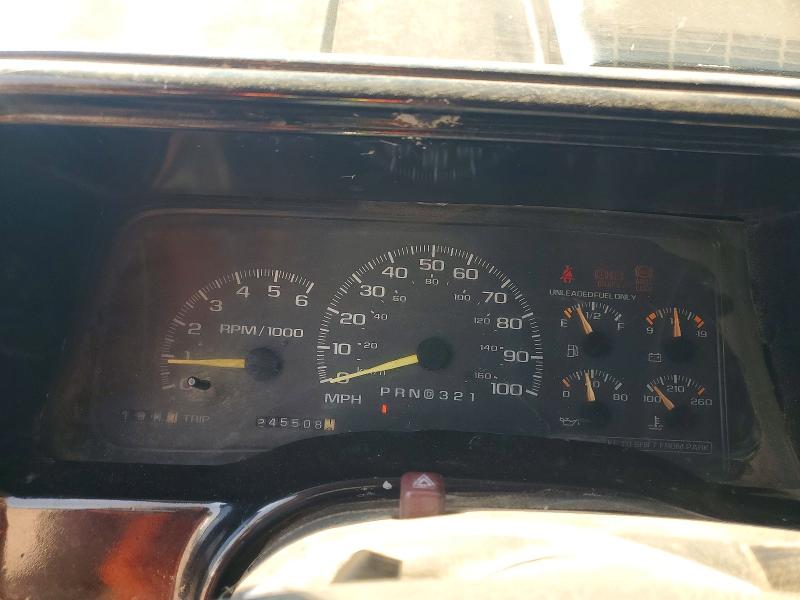 Photo 9 from auction – 1997 CHEVROLET SUBURBAN with VIN 3GNFK16R7VG138418