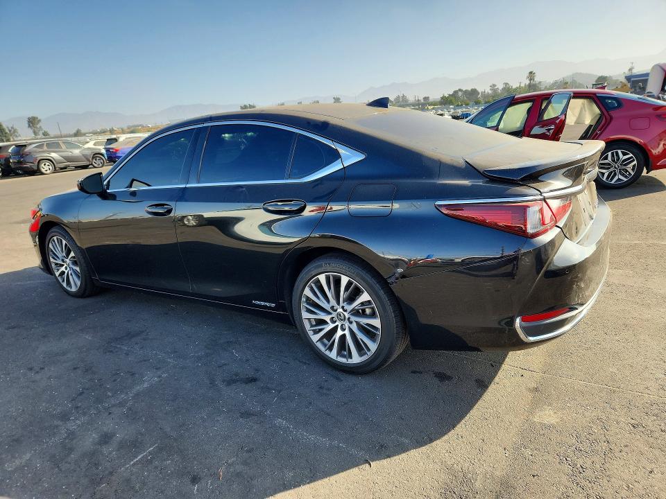 صورة رقم 2 من المزاد - 2020 LEXUS ES مع VIN 58AD21B19LU012060