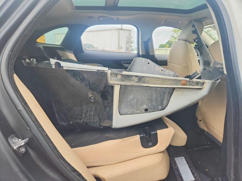 Photo 10 from auction – 2017 JAGUAR F-PACE with VIN SADCJ2BV8HA884228