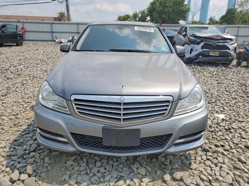 Photo 5 from auction – 2012 MERCEDES-BENZ C with VIN WDDGF8BB5CA646942