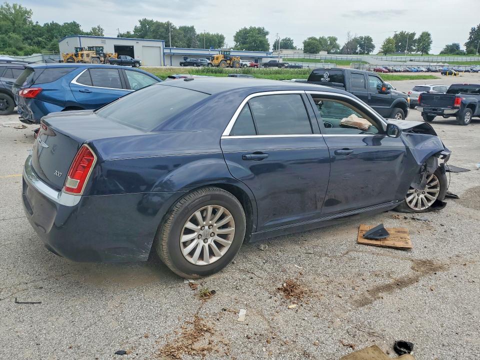 Photo 3 from auction – 2012 CHRYSLER 300 with VIN 2C3CCAAG6CH139009