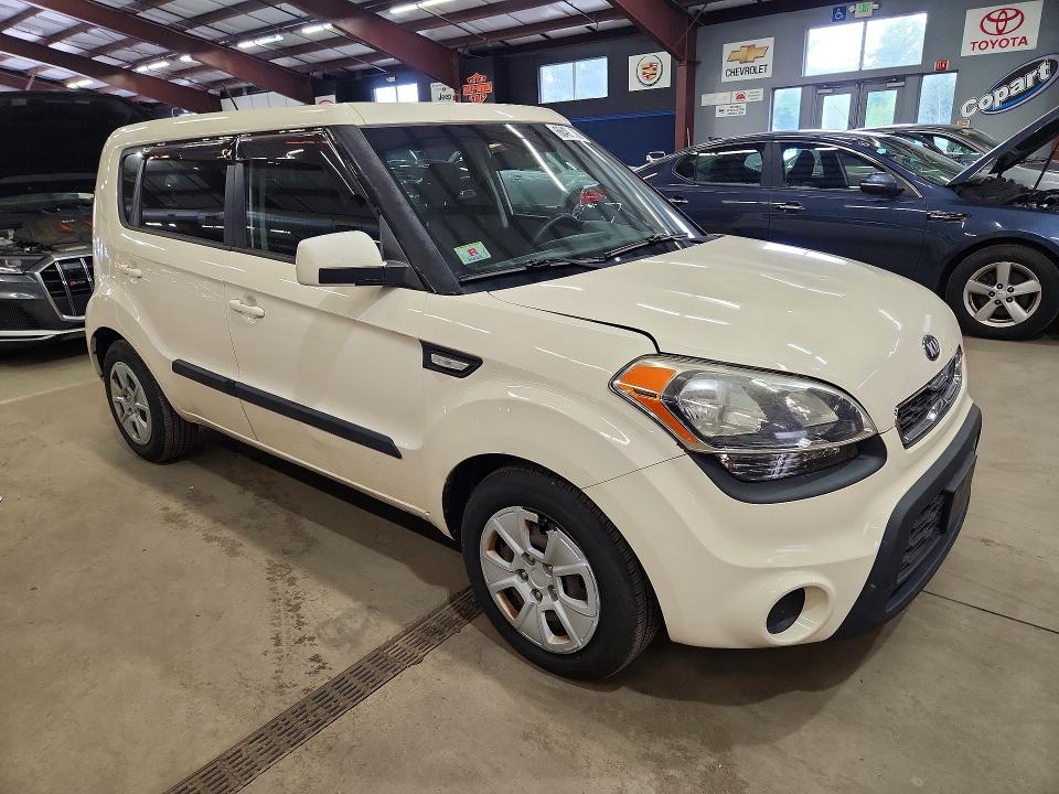 Photo 4 from auction – 2013 KIA SOUL with VIN KNDJT2A5XD7769071