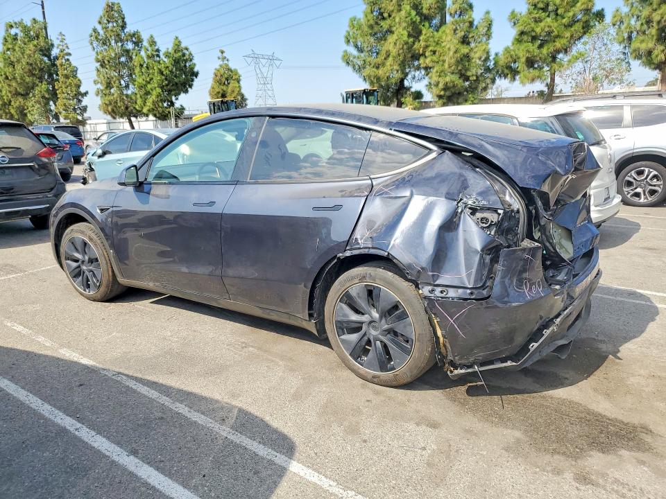 Photo 2 from auction – 2025 TESLA MODEL Y with VIN 7SAYGDEE1SF281758