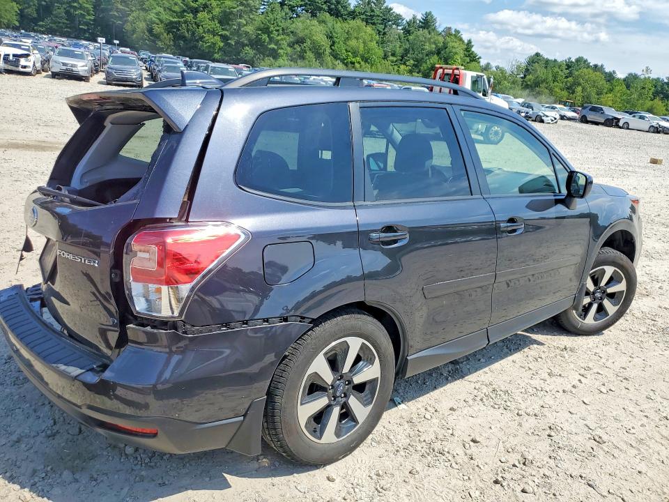 Photo 3 from auction – 2018 SUBARU FORESTER with VIN JF2SJAGC7JH511477