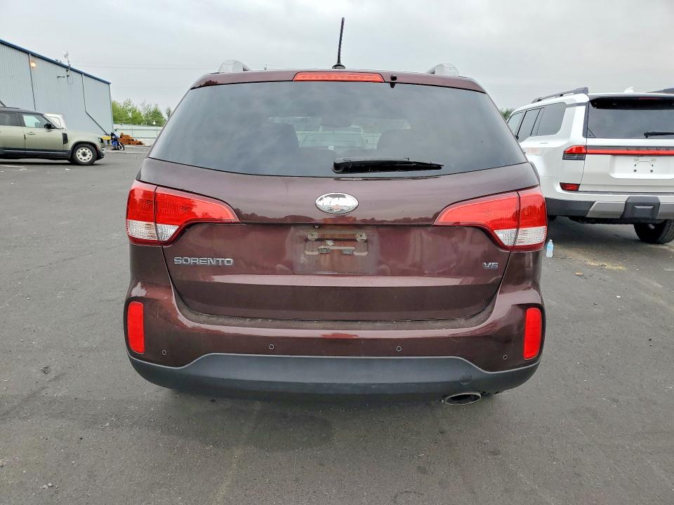 Photo 6 from auction – 2015 KIA SORENTO with VIN 5XYKTDA79FG624434