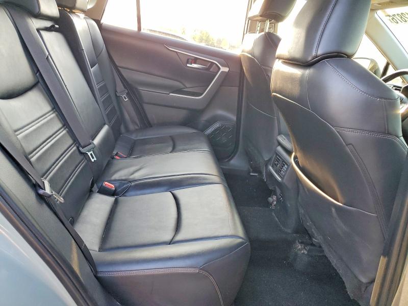 Photo 11 from auction – 2019 TOYOTA RAV4 with VIN JTMA1RFV1KD512936