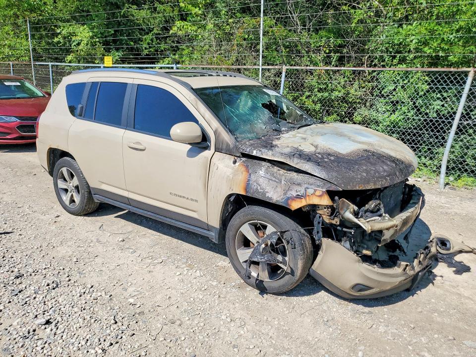Photo 4 from auction – 2017 JEEP COMPASS with VIN 1C4NJDEB5HD175725