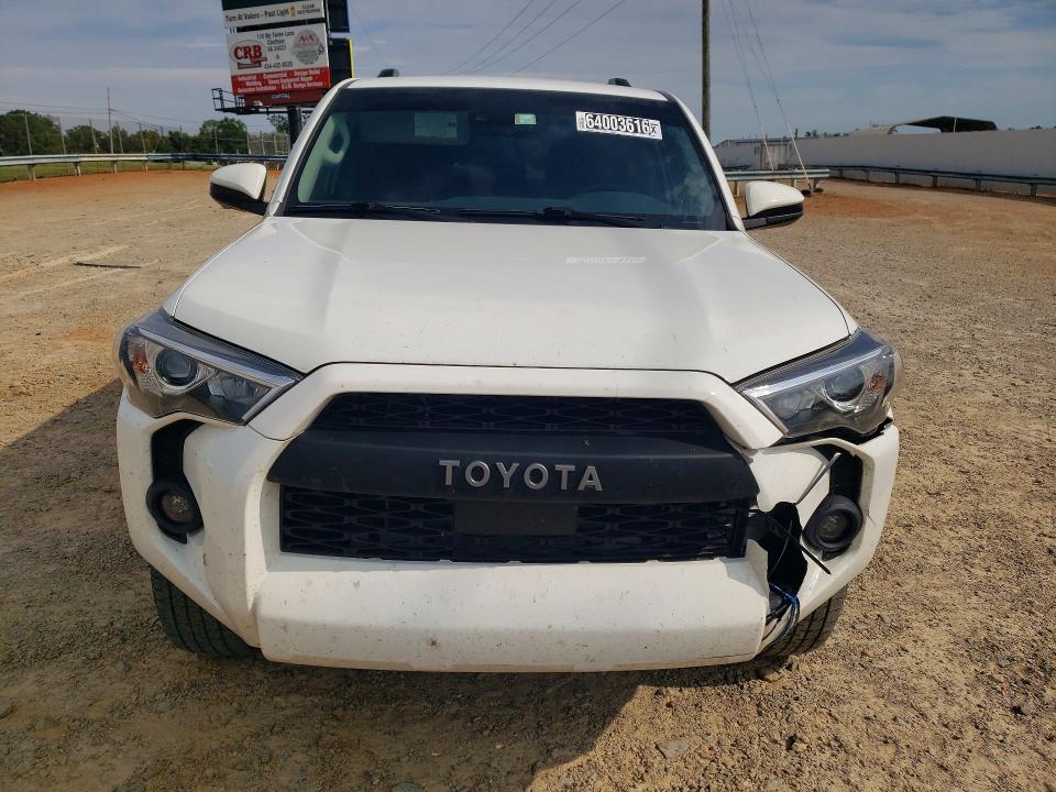 Photo 5 from auction – 2022 TOYOTA 4RUNNER with VIN JTEEU5JR8N5269907