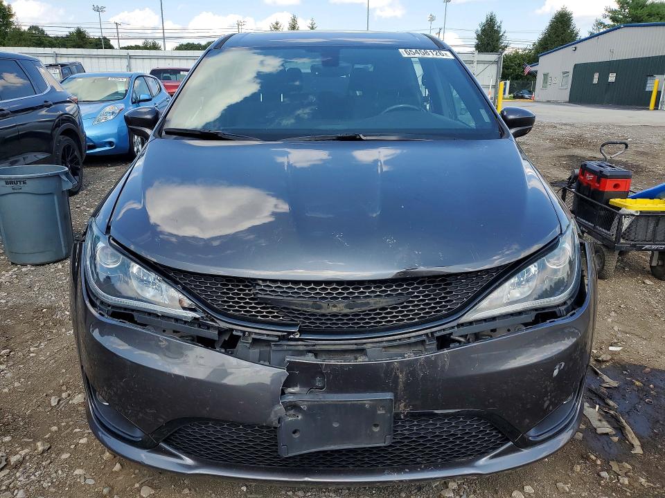Photo 5 from auction – 2019 CHRYSLER PACIFICA with VIN 2C4RC1FG9KR666663