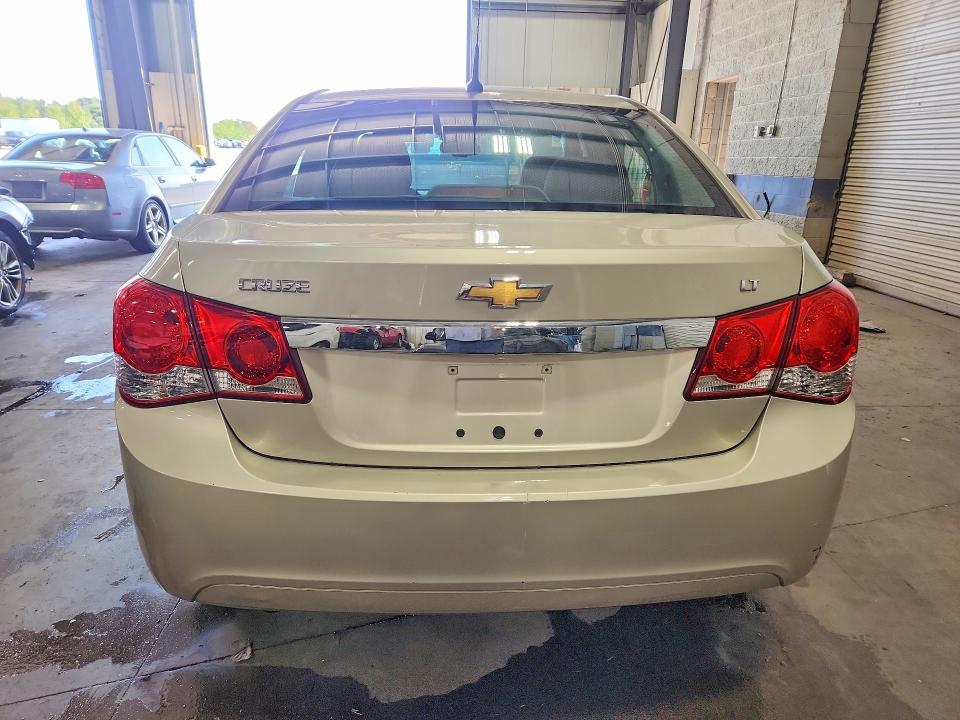 Photo 6 from auction – 2014 CHEVROLET CRUZE with VIN 1G1PC5SBXE7466902