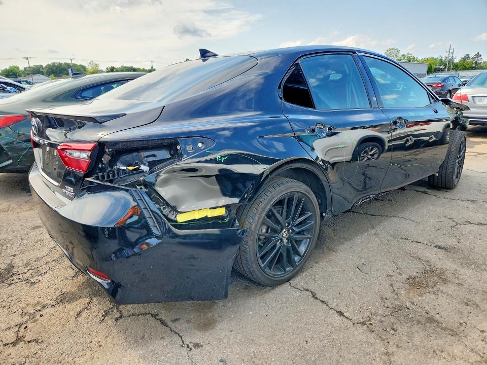 Photo 3 from auction – 2024 TOYOTA CAMRY with VIN 4T1K31AK6RU069718