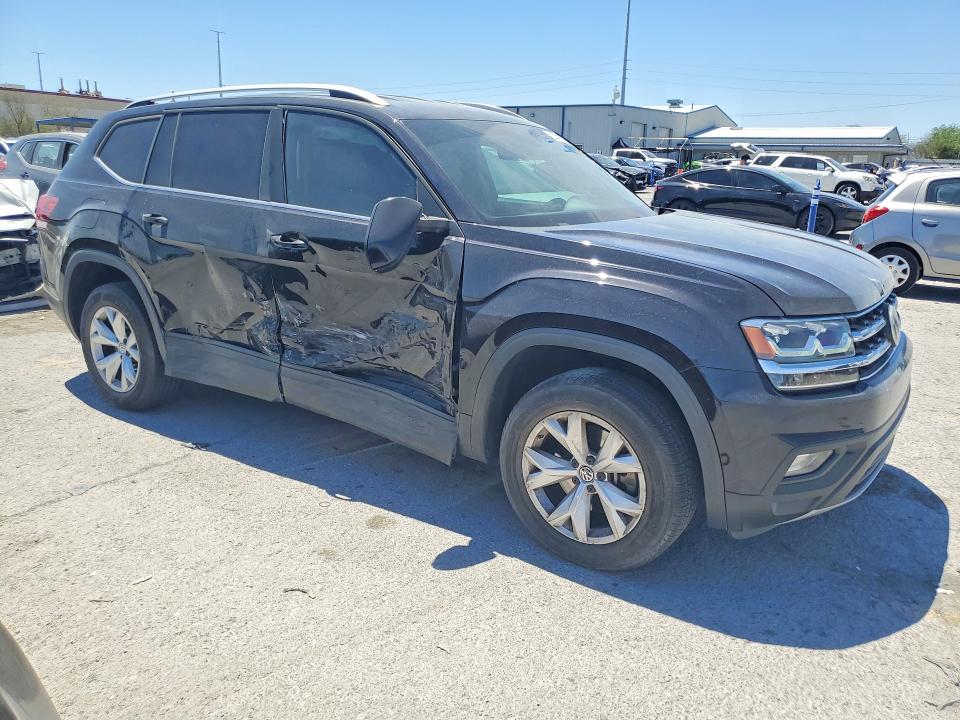 Photo 4 from auction – 2018 VOLKSWAGEN ATLAS with VIN 1V2LR2CA4JC586400