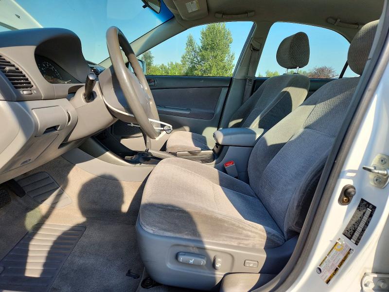 Photo 7 from auction – 2004 TOYOTA CAMRY with VIN JTDBE32K240264269