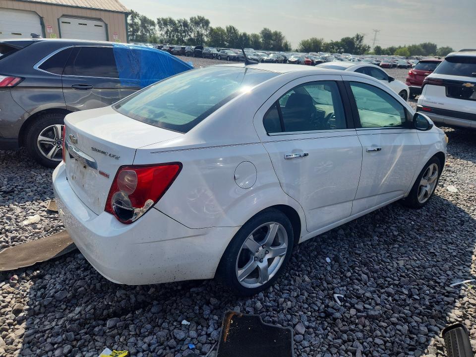 Photo 3 from auction – 2012 CHEVROLET SONIC with VIN 1G1JF5SB1C4101021