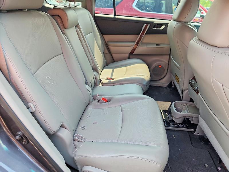 Photo 11 from auction – 2012 TOYOTA HIGHLANDER with VIN 5TDDK3EH2CS167666